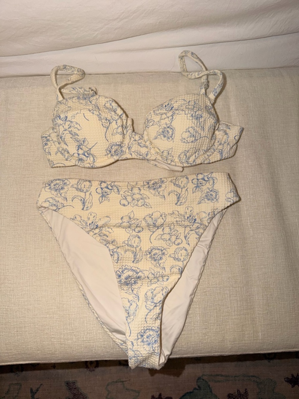 Women’s Floral Underwire Bikini Set in Cream and Blue